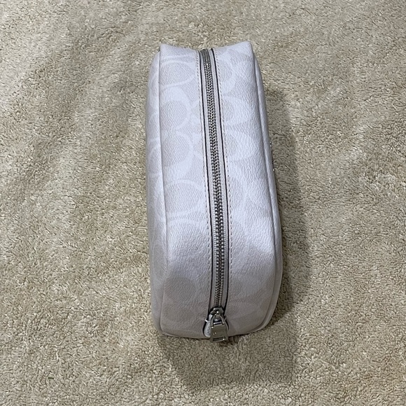 Coach Cosmetic Case & mirror - Picture 5 of 10